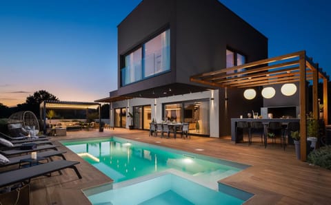 Property building, Patio, Night, Natural landscape, Summer, BBQ facilities, Balcony/Terrace, Decorative detail, Pool view, Swimming pool, hair dresser, sunbed