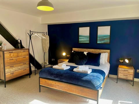 Blueberry View - Wyndale Living - Central Worcester Apartment in Worcester