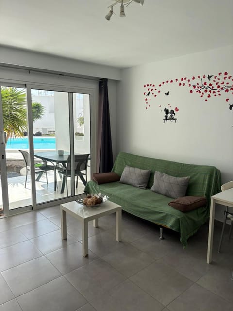 Living room, Swimming pool, acessibility
