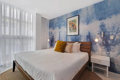 Roami at 250 Collins Apartment in South Beach Miami