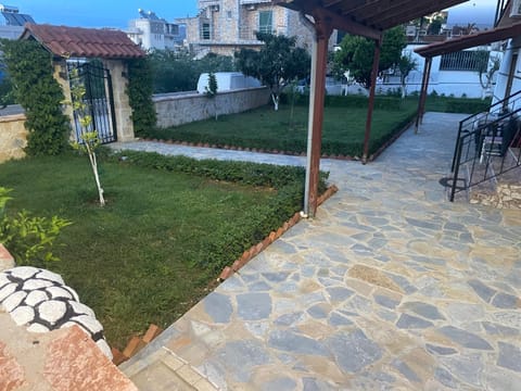 Villa Gabriela Apartment in Ksamil