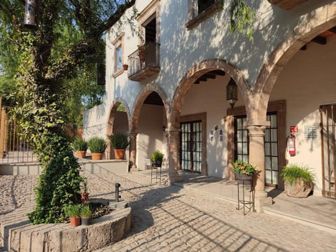 Property building, Facade/entrance