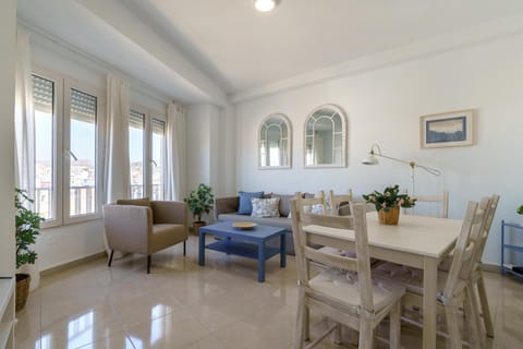 Communal lounge/ TV room, Dining area