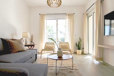 Patio, Communal lounge/ TV room, Balcony/Terrace, Lobby or reception, Area and facilities, Facility for disabled guests