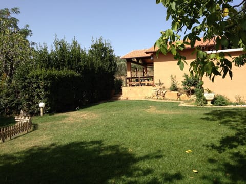 Day, Garden
