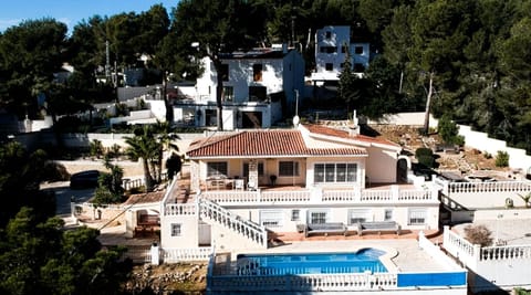 Property building, Patio, BBQ facilities, View (from property/room), Balcony/Terrace, Pool view, Swimming pool, Swimming pool