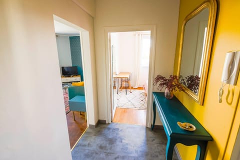 Appartement Rousseau - Centre Ville 5 minutes GARE Apartment in Tours