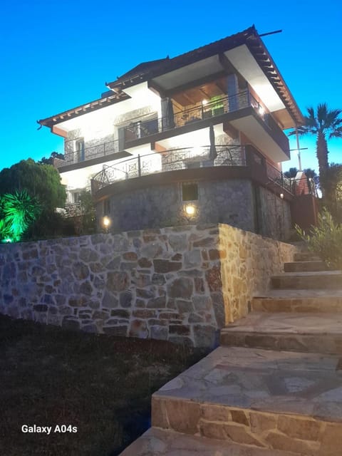 Property building, View (from property/room), View (from property/room), City view, City view, Garden view, Garden view, Landmark view, Landmark view, Mountain view, Mountain view, Sea view, Sea view, Street view, Street view, Quiet street view, Inner courtyard view