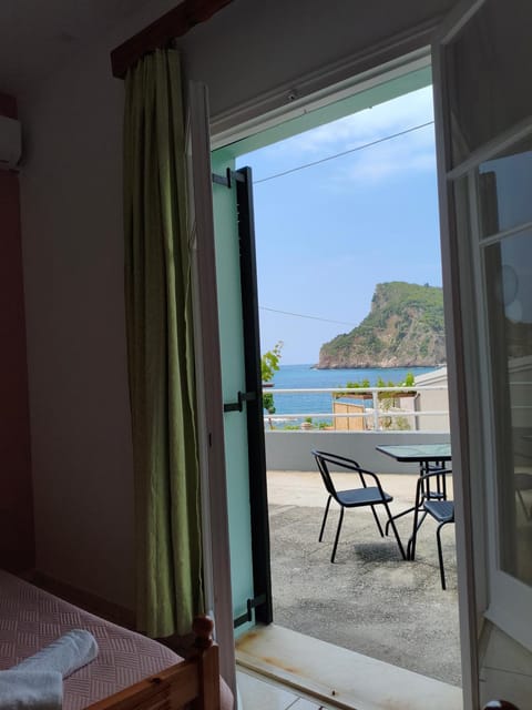 Patio, Bed, Day, Natural landscape, View (from property/room), Balcony/Terrace, Photo of the whole room, Dining area, Bedroom, Mountain view, Sea view