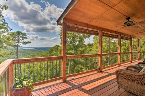 Spacious Log Cabin with Fire Pit and Game Room! Cabin in Table Rock Lake