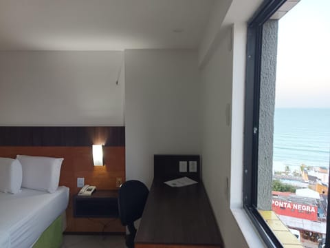 Bed, TV and multimedia, View (from property/room), Photo of the whole room, Bedroom, Sea view, hair dresser