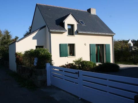 Gîte charmant à 800 m de la mer avec jardin clos, équipements bébé, et parking privé - FR-1-306-857 House in La Turballe