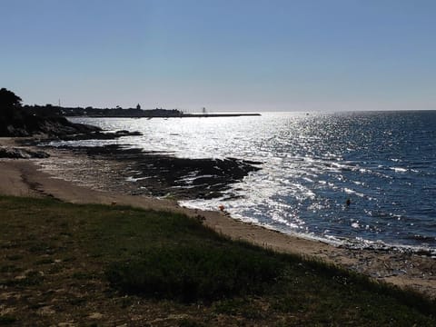 Gîte charmant à 800 m de la mer avec jardin clos, équipements bébé, et parking privé - FR-1-306-857 House in La Turballe