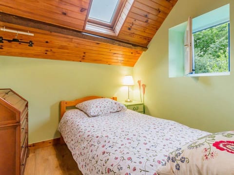 Gîte au bord du lac avec jardin clos, cheminée et Wifi à Joué-sur-Erdre - FR-1-306-942 House in Brittany