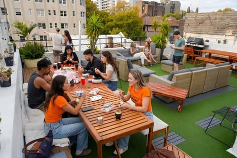 People, Activities, Balcony/Terrace, Lounge or bar, Food and drinks, Entertainment, group of guests