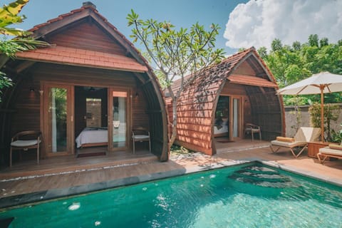 Property building, Day, Natural landscape, Garden, Pool view, Swimming pool, sunbed