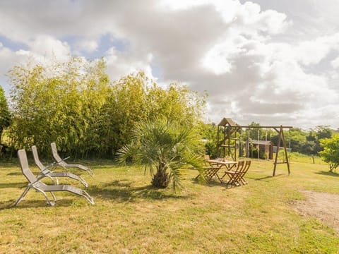 Gîte lumineux avec jardin privatif près des plages, équipement bébé et recharge électrique - FR-1-306-1104 House in La Turballe