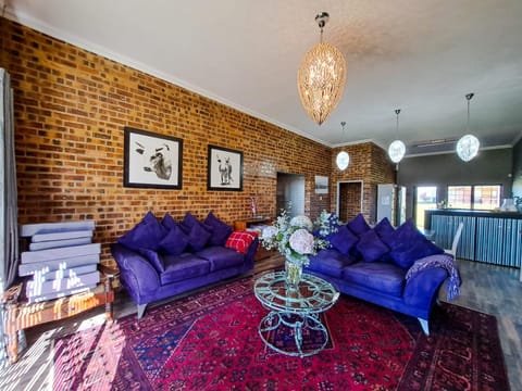 Lounge or bar, Seating area