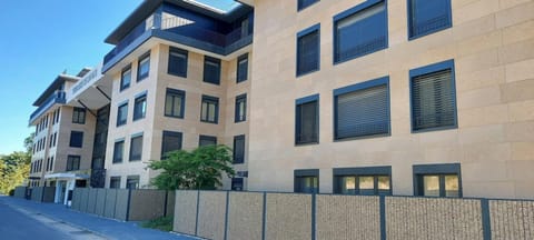Les Terrasses de Lavaux 1 - Appartement de luxe avec vue panoramique et piscine Apartment in Fribourg, Switzerland