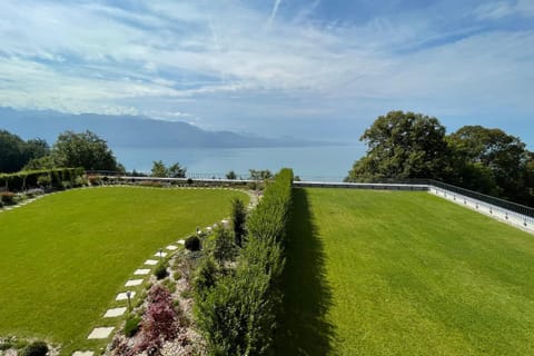 Les Terrasses de Lavaux 1 - Appartement de luxe avec vue panoramique et piscine Apartment in Fribourg, Switzerland