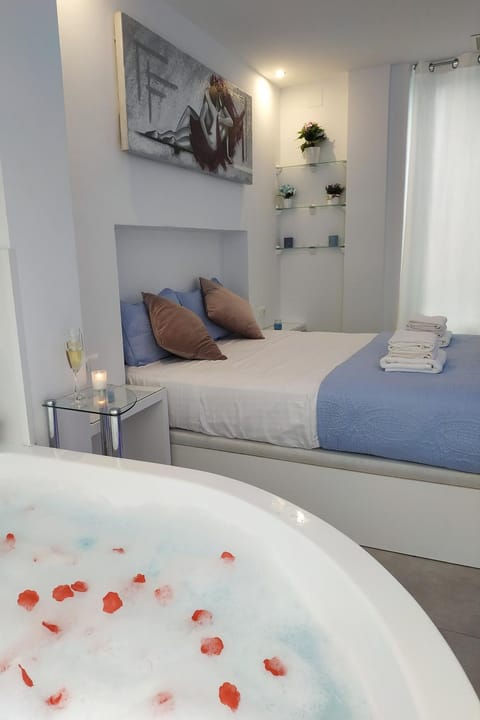 Hot Tub, Bedroom