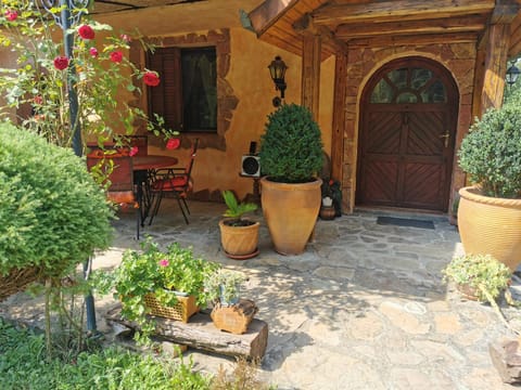 Vikendica kraj Dunava Oaza House in Novi Sad