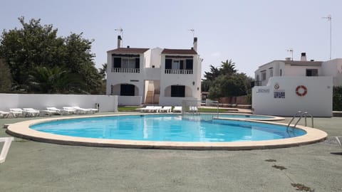 Property building, Facade/entrance, Swimming pool
