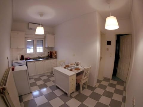 Nice Apartment 2 - City Center Apartment in Kalabaka