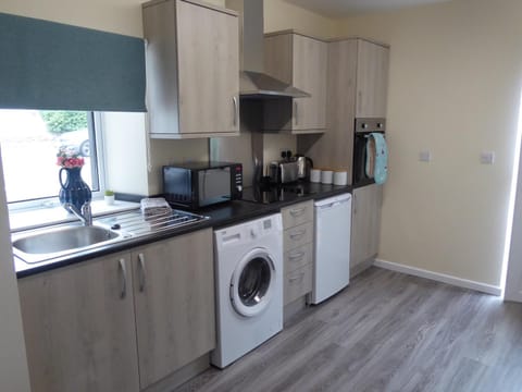 Kitchen or kitchenette, Kitchen or kitchenette, Living room