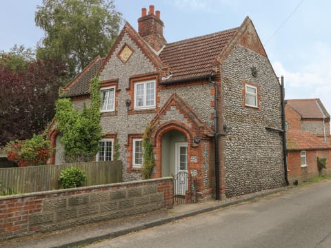 Compass Cottage House in North Norfolk District