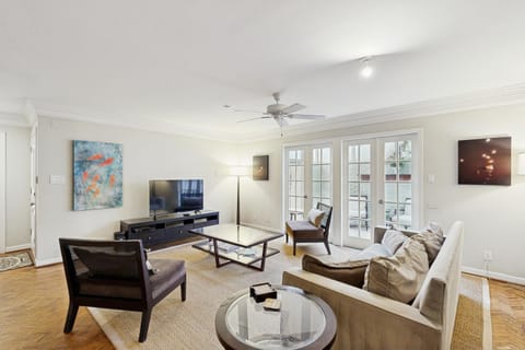 Tarrytown Retreat House in Lake Austin