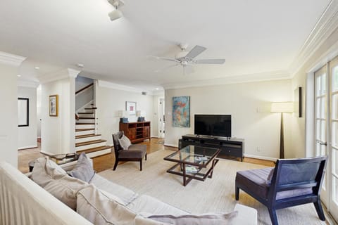 Tarrytown Retreat House in Lake Austin