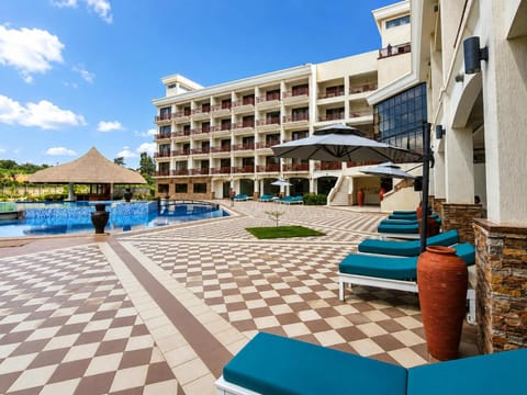 Day, Seating area, Pool view, Swimming pool, sunbed