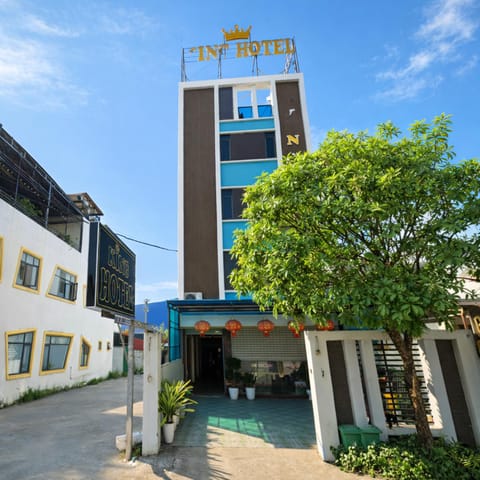 Property building, Day