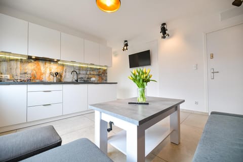 TV and multimedia, Living room, Seating area, Dining area, minibar, stove, kitchen, kitchen