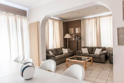 Les Hauts de Meuse House in Wallonia, Belgium