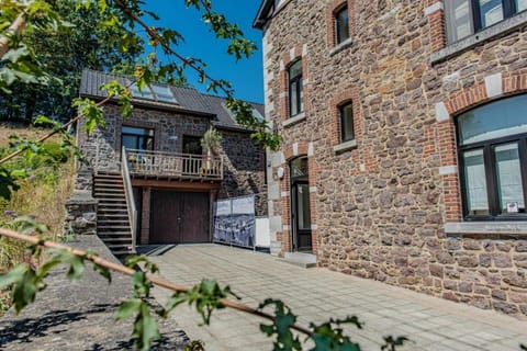 Les Hauts de Meuse House in Wallonia, Belgium