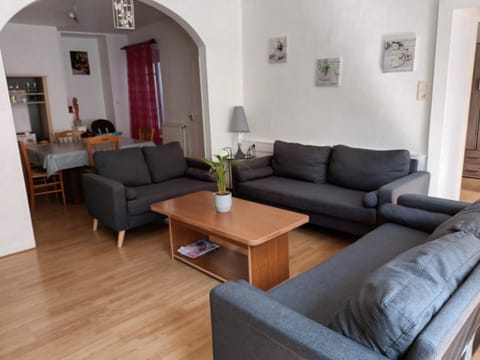 Apparemment F3 centre de MIRECOURT Apartment in Vosges