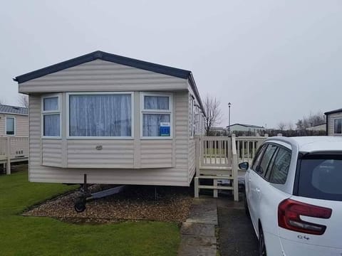 Cosy caravans Sandhills 175 butlins Skegness resort Campground/ 
RV Resort in Ingoldmells