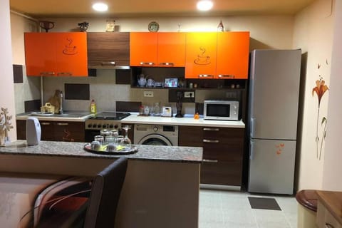 Kitchen or kitchenette, Dining area, oven, stove, toaster