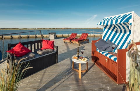View (from property/room), Balcony/Terrace, Balcony/Terrace, Seating area, Sea view, sunbed, Internal: Not applicable to any particular room