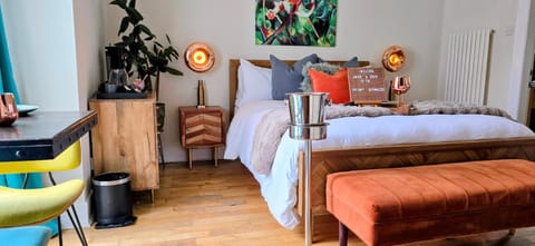 The Orange Fox Lux Room and Hot Tub at The Grumpy Schnauzer Guest House Bed and Breakfast in Coatbridge