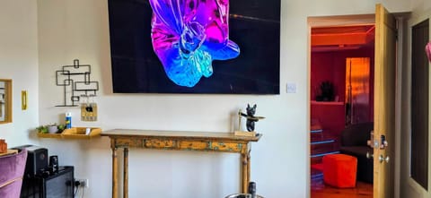 The Orange Fox Lux Room and Hot Tub at The Grumpy Schnauzer Guest House Bed and Breakfast in Coatbridge