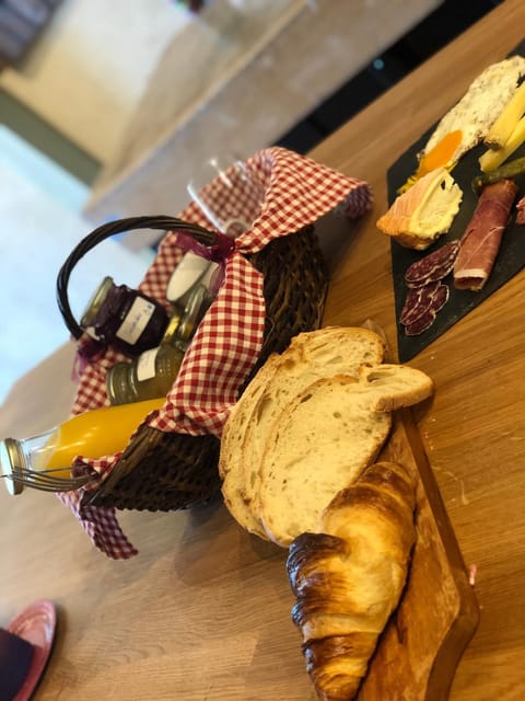 La roulotte de Bussy Nature lodge in Bourgogne-Franche-Comté