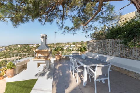 Natural landscape, BBQ facilities, Garden, View (from property/room), Dining area, Mountain view, Sea view