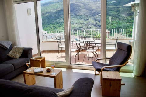 Balcony/Terrace, Balcony/Terrace, Living room, Seating area, Mountain view