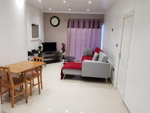 Alhambra Suite Apartment in Ipswich