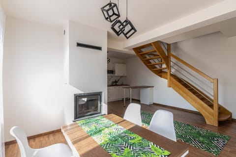 Communal lounge/ TV room, Kitchen or kitchenette, Living room, Seating area