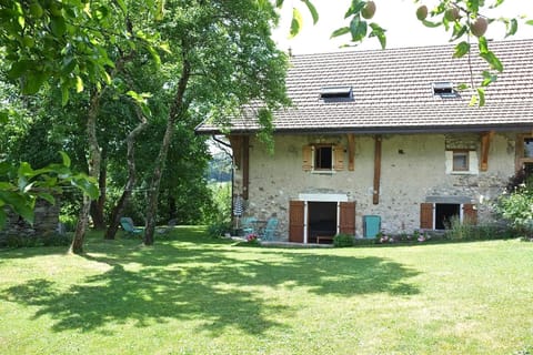 La Bergerie apartment in an old farmhouse! Apartment in Haute-Savoie