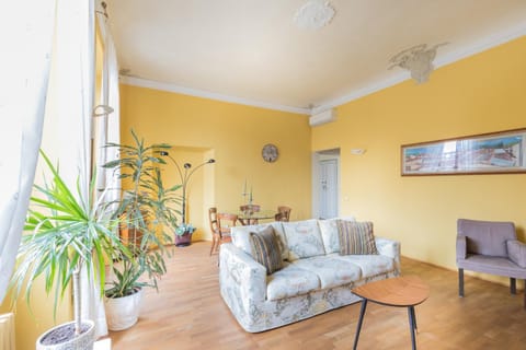 A touch of History, in Santa Reparata Apartment in Florence